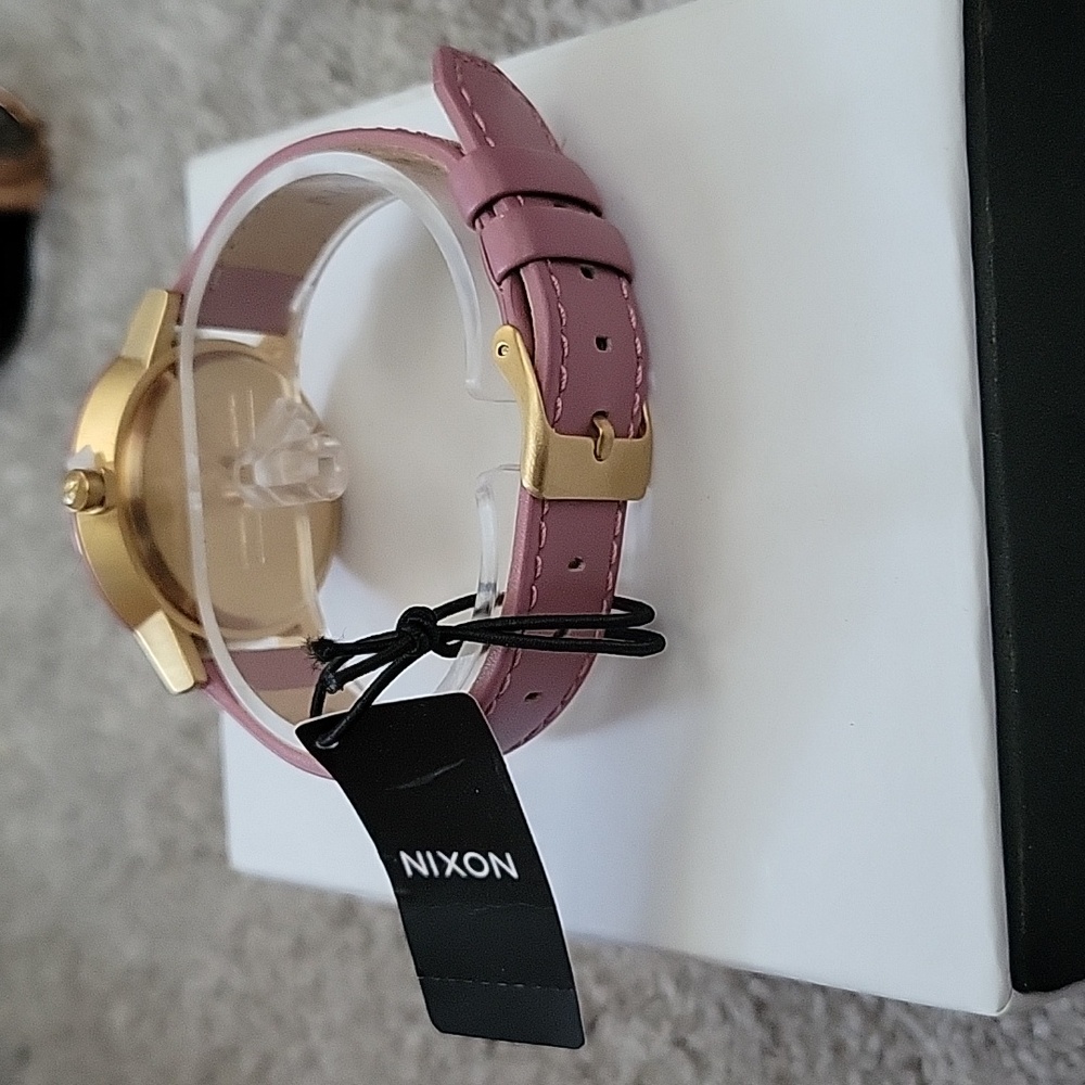 Women's Nixon - Kensington Watch NWT - Picture 3 of 3